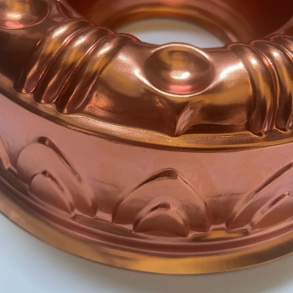Vintage Round rose gold/copper Jello Ring Mold - with hanger 3 1/2 cup - Picture 7 of 8
